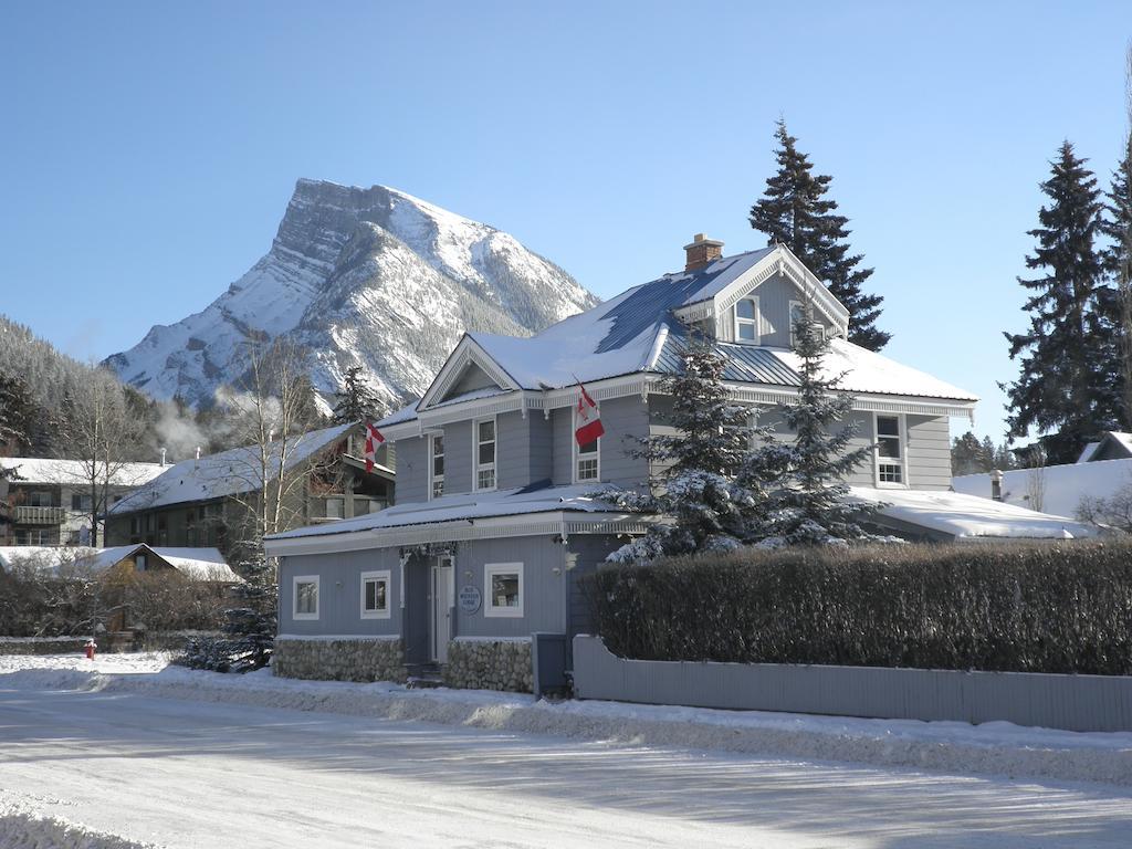 Three Peaks Banff Villa Bagian luar foto